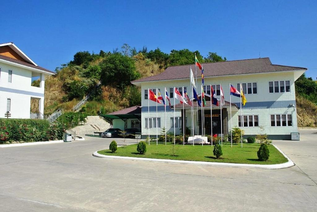 Myat Thinzar Hotel Oattara Thiri Exteriör bild